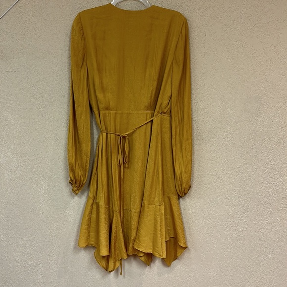 GUESS NWT Hanna Asymmetrical wrap Dress Golden Chartreuse size M - Picture 10 of 10